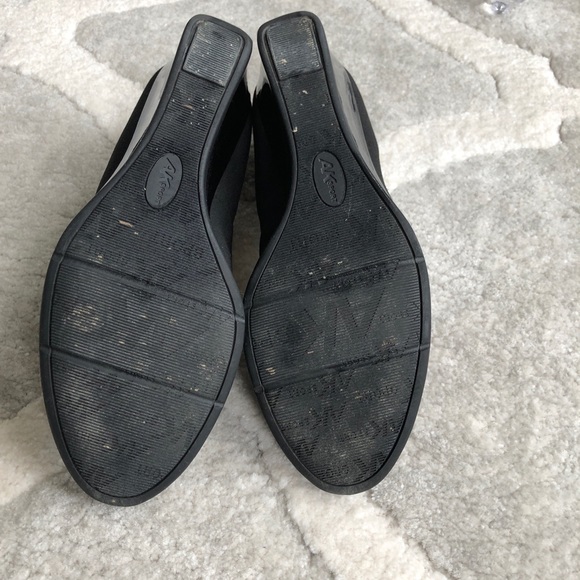 Anne Klein womens Timeout Wedge Pump, size 8.5 - Picture 4 of 5